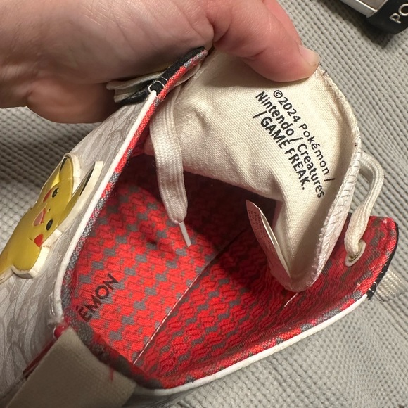 Pokémon shoes - Picture 2 of 8